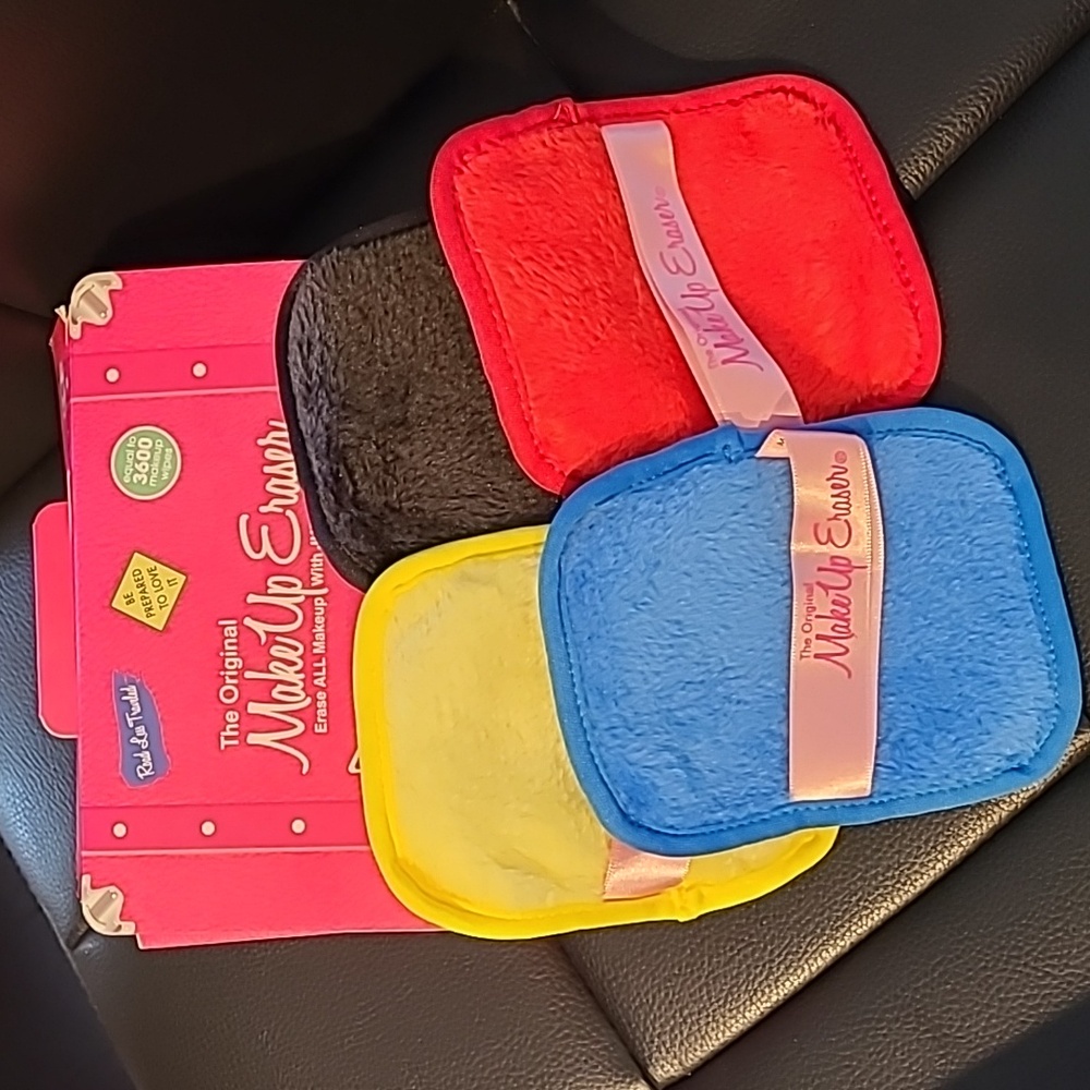 NWT MakeUp Eraser travel set of 4
